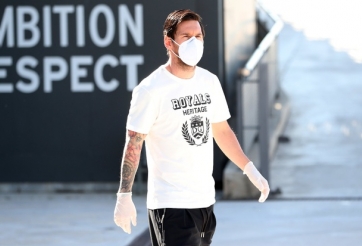 VIDEO: Messi và đồng đội diện khẩu trang ngày Barca hội quân