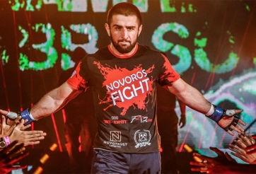 Nhà vô địch ONE Championship vươn lên từ tuổi thơ không trọn vẹn