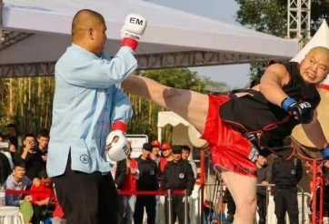 VIDEO: Bại tướng của Từ Hiểu Đông thua thảm trước 'Lỗ Trí Thâm' như tấu hài