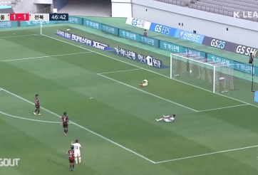 VIDEO: Siêu phẩm 'đại bác tầm xa' của sao Hàn Quốc