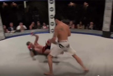 Thành Lê 'hủy diệt' đối thủ sau 27 giây với mưa đòn như súng máy