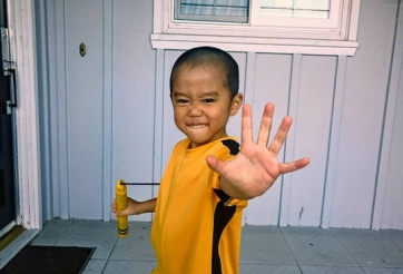 VIDEO: Truyền nhân Lý Tiểu Long gây sốt với màn múa côn nhị khúc