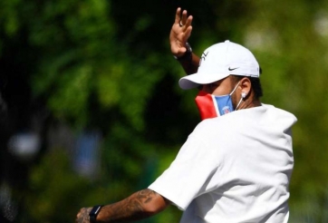 VIDEO: Neymar - Mbappe diện khẩu trang ngày PSG hội quân