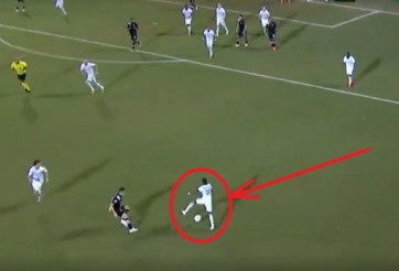 VIDEO: Cầu thủ 2 lần dùng 'hư chiêu' tạo nên bàn thắng 'vi diệu'