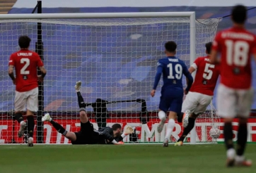 CĐV Man United chỉ đích danh tội đồ khiến đội nhà thua thảm