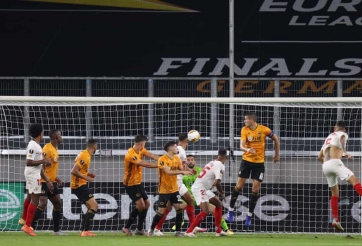 Jimenez trượt phạt đền, Wolves lỡ hẹn giấc mơ vô địch Europa League