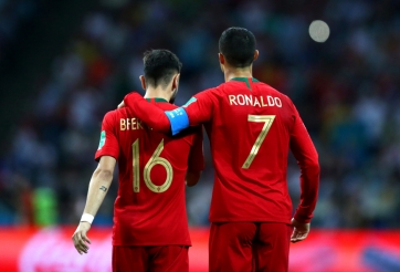 Bruno Fernandes: 'Ronaldo liên tục hỏi tôi về MU'