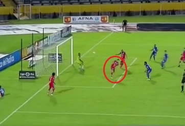 VIDEO: 'Thánh nhọ' của năm, không làm gì vẫn mang tiếng 'đốt lưới nhà'