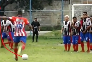 VIDEO: Cú đá phạt tồi nhất thế giới được thực hiện thế nào?