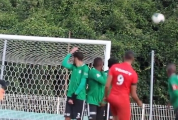 VIDEO: Đường cong tuyệt mỹ từ siêu phẩm đá phạt ảo nhất thế giới