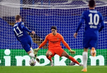 Chelsea tiếp tục không thắng trên sân nhà