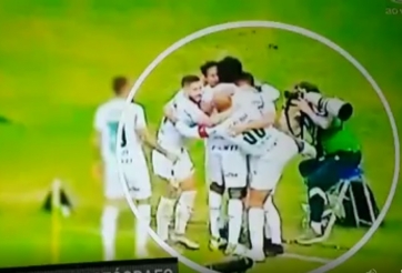 VIDEO: Hành động khó chấp nhận của sao Brazil với phóng viên