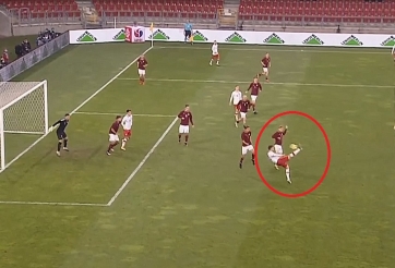 VIDEO: Tuyệt phẩm móc bóng hoàn mỹ nhất năm 2020