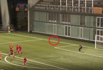 VIDEO: Sao nữ ghi siêu phẩm khiến nhiều cầu thủ nam phải ngượng ngùng