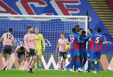 Crystal Palace đánh bại đội bét bảng Ngoại hạng Anh
