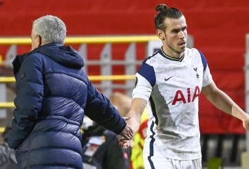 Mourinho giải thích lý do thay Bale ra sân dù đang tỏa sáng