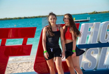 Ngắm nhìn nhan sắc của nữ võ sĩ MMA 'vợ quốc dân'