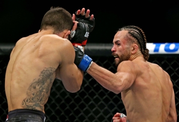 Võ sĩ gốc Việt đánh bại đối thủ Trung Quốc ở UFC 259