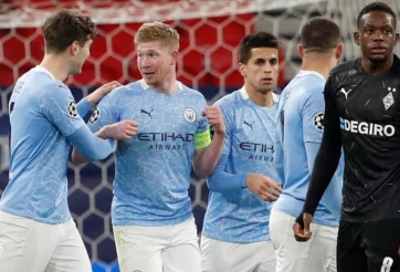 Man City dễ dàng vào tứ kết Champions League