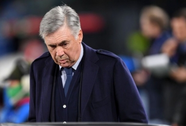 Thắng 4-0, HLV Carlo Ancelotti vẫn bị sa thải