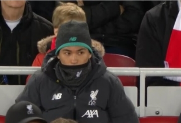 Minamino cô đơn chứng kiến Liverpool thắng trận