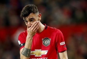 Ryan Giggs lo ngại cho vị trí của Bruno Fernandes