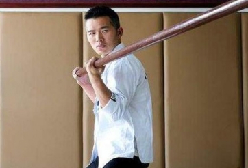 VIDEO: Trận đấu kì lạ giữa đệ tử Diệp Vấn và cô gái vô danh