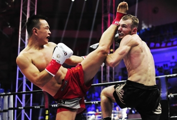 VIDEO: 'Mãnh hồ Trung Quốc' đá 'chỗ hiểm' đối thủ để có chiến thắng