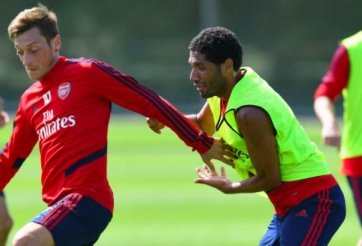 Cách ly cả đội, Arsenal vẫn có cầu thủ ra sân thi đấu