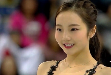 VIDEO: Nhan sắc tựa thiên thần của 'thánh nữ' trượt băng Marin Honda