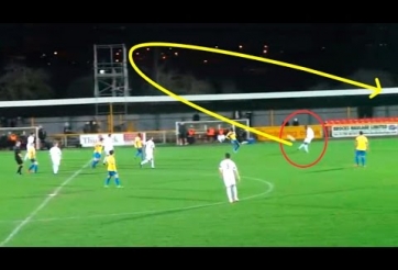 HI HỮU: Pha phản lưới có quỹ đạo 'ảo diệu', đẹp mắt nhất lịch sử