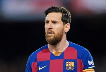 Messi làm khó Barca vì tiền