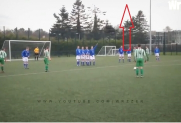 VIDEO: Ngán ngẩm với pha đá phạt đưa bóng 'lên tận sao Hỏa'