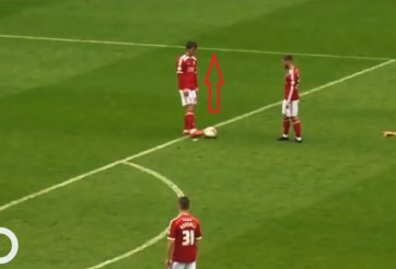 VIDEO: Tuyệt phẩm đá phạt chỉ có thể xuất hiện trong trò chơi điện tử