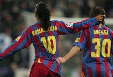 VIDEO: Ronaldinho, Messi phân cao thấp trên chấm đá phạt