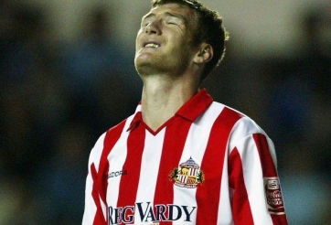 Sao Ngoại hạng Anh đổi nghề sang bốc vác, dọn nhà vệ sinh