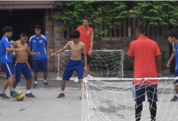 VIDEO: Sao Arsenal 'lác mắt' trước kỹ năng của Công Phượng, Xuân Trường