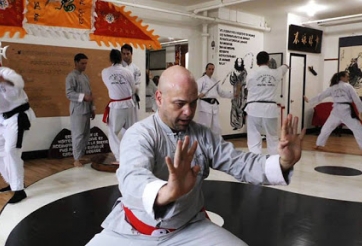 Cao thủ Vịnh Xuân Flores giao chiến nhà vô địch Pencak Silat