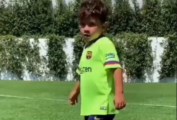 VIDEO: Con trai Messi tái hiện siêu phẩm solo để đời của cha