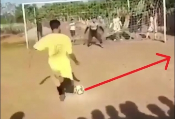 VIDEO: Đã tìm ra pha đá penalty thảm họa nhất lịch sử bóng đá