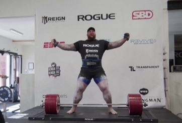 Nâng 501kg, người đàn ông khỏe nhất hành tinh phá kỉ lục thế giới