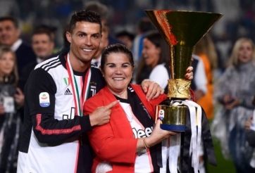 Ronaldo bỏ tiền tỉ mua quà cho mẹ
