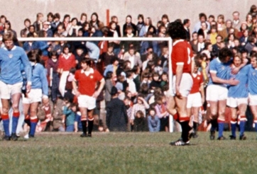 Man City và lần đá bay đại kình địch MU xuống hạng