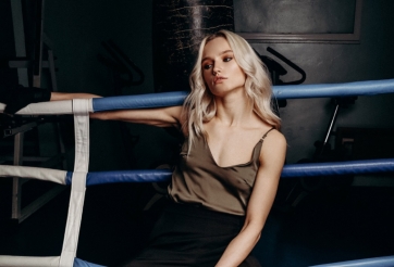 Nhan sắc khiến cánh mày râu điên đảo của 'đả nữ' đẹp nhất châu Âu