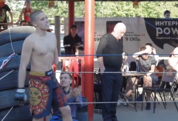 Võ sĩ Nga cụt tay hạ knock-out cường địch chóng vánh sau 50 giây