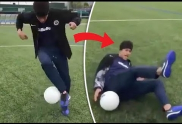 VIDEO: Neymar thành trò cười vì mải mê 'quẩy' skill
