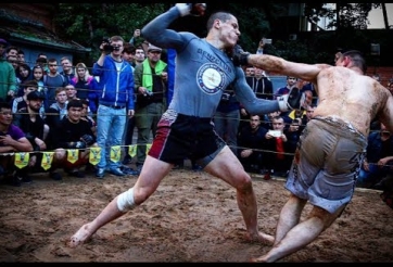 Cầu thủ hạ knock-out 2 võ sĩ MMA sừng sỏ trong 5 phút