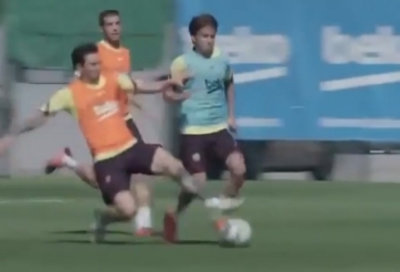 VIDEO: Messi xoạc bóng như Ramos trong ngày tập luyện trở lại