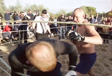 VIDEO: Chấp 20 tuổi, 'già gân' U50 hạ đo ván đối thủ trong 2 phút