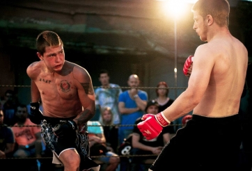 Thách thức nhầm người, 'Tiểu cuồng nhân MMA' bị đánh tới mức biến dạng